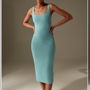 Babaton Contour Midi